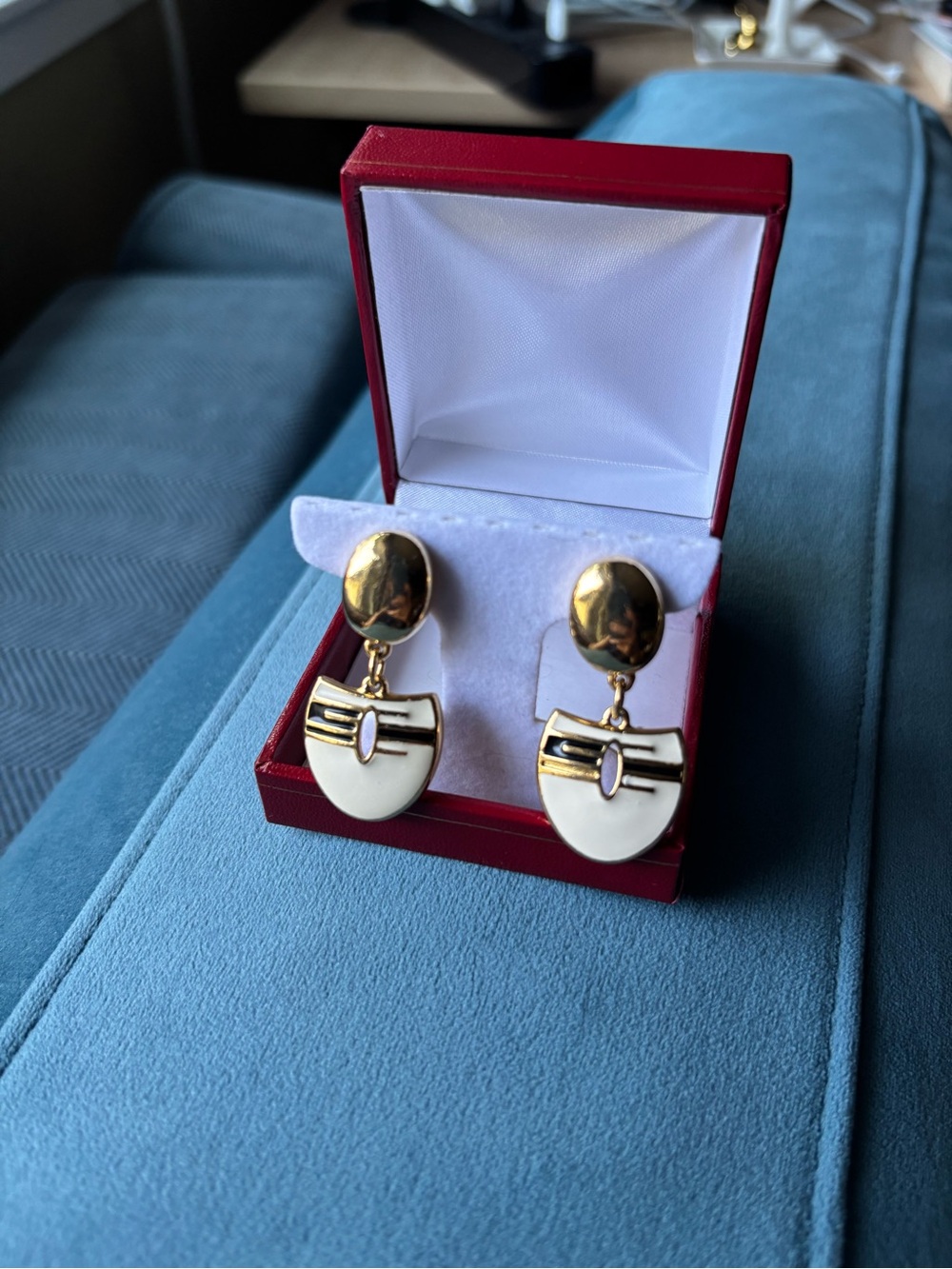 Designer Retro Vintage BEREBI Enamel & Gold Tone Clip-On Earrings – 1980s